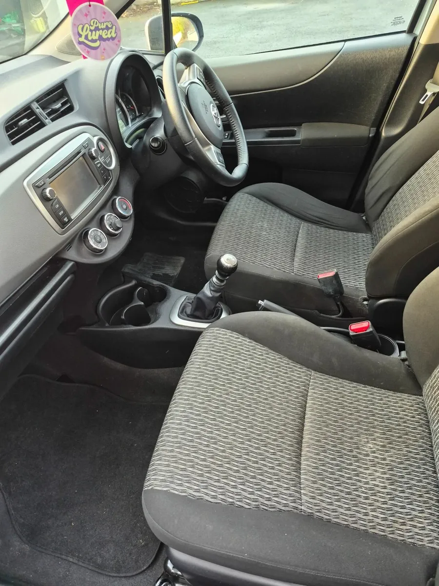 Toyota Yaris 2013 - Image 4