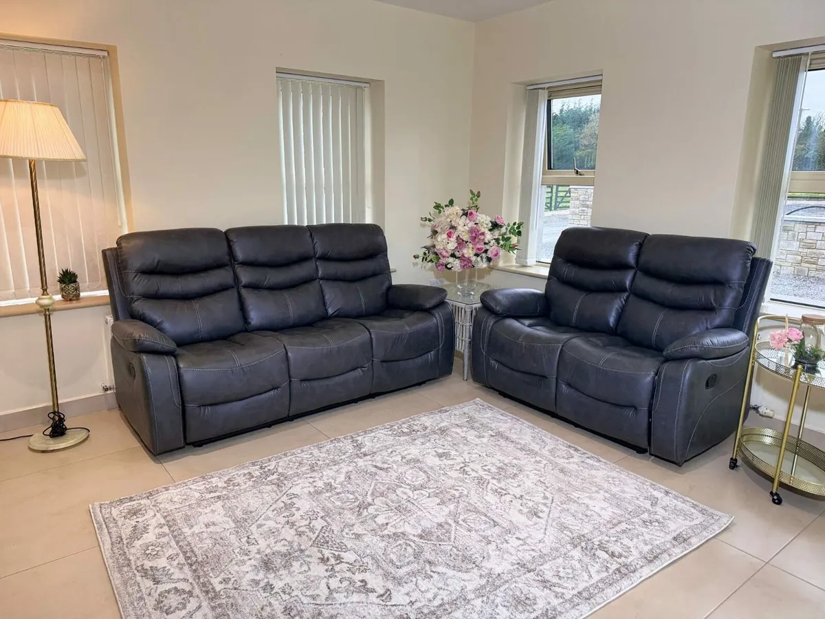 Porter sofa available for shipping - Image 1