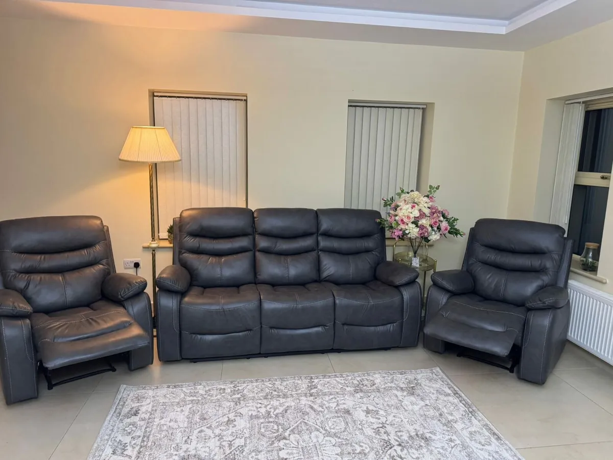 Porter sofa available for free delivery - Image 1