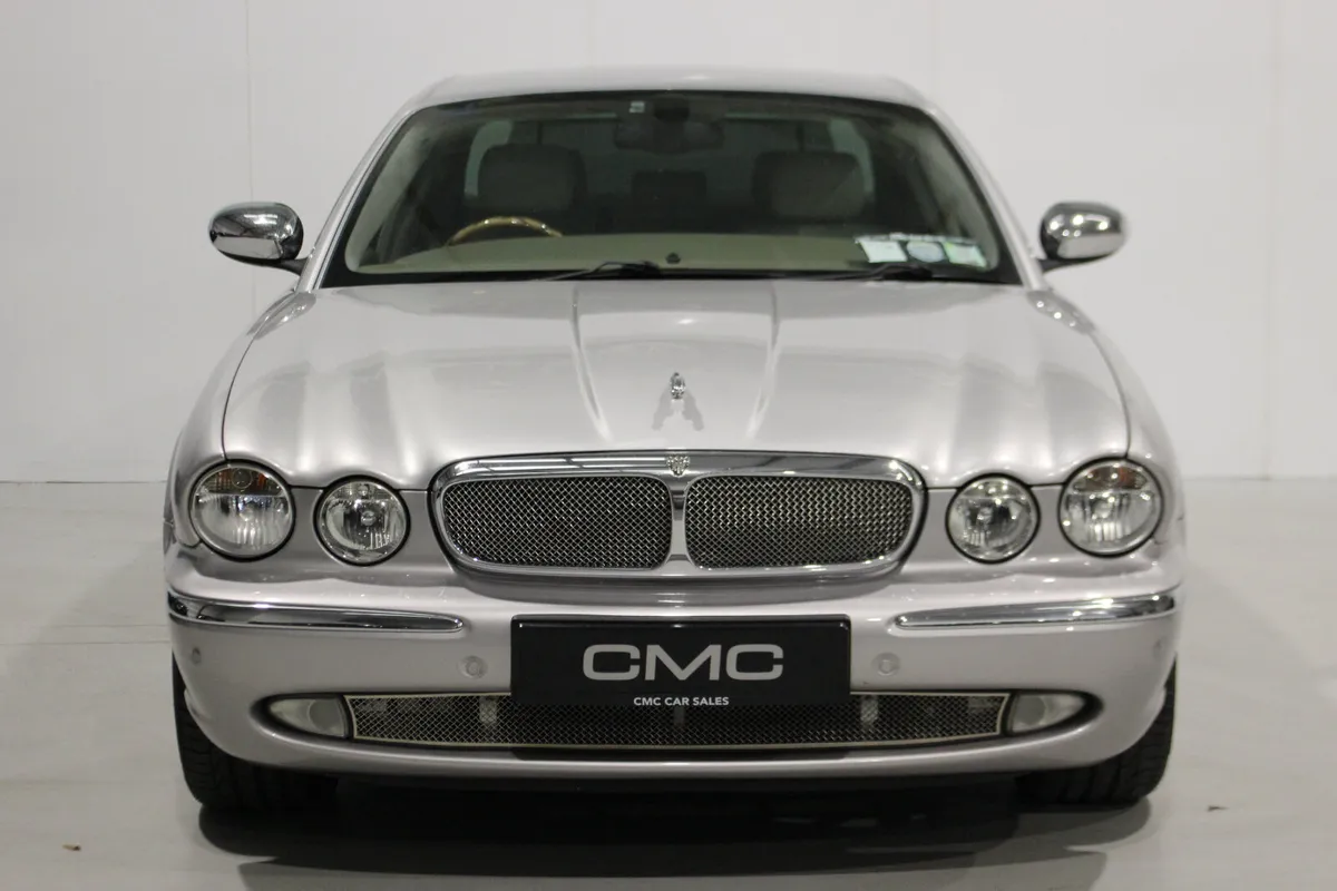 Jaguar XJ 2003 4.4 V8 - Image 2