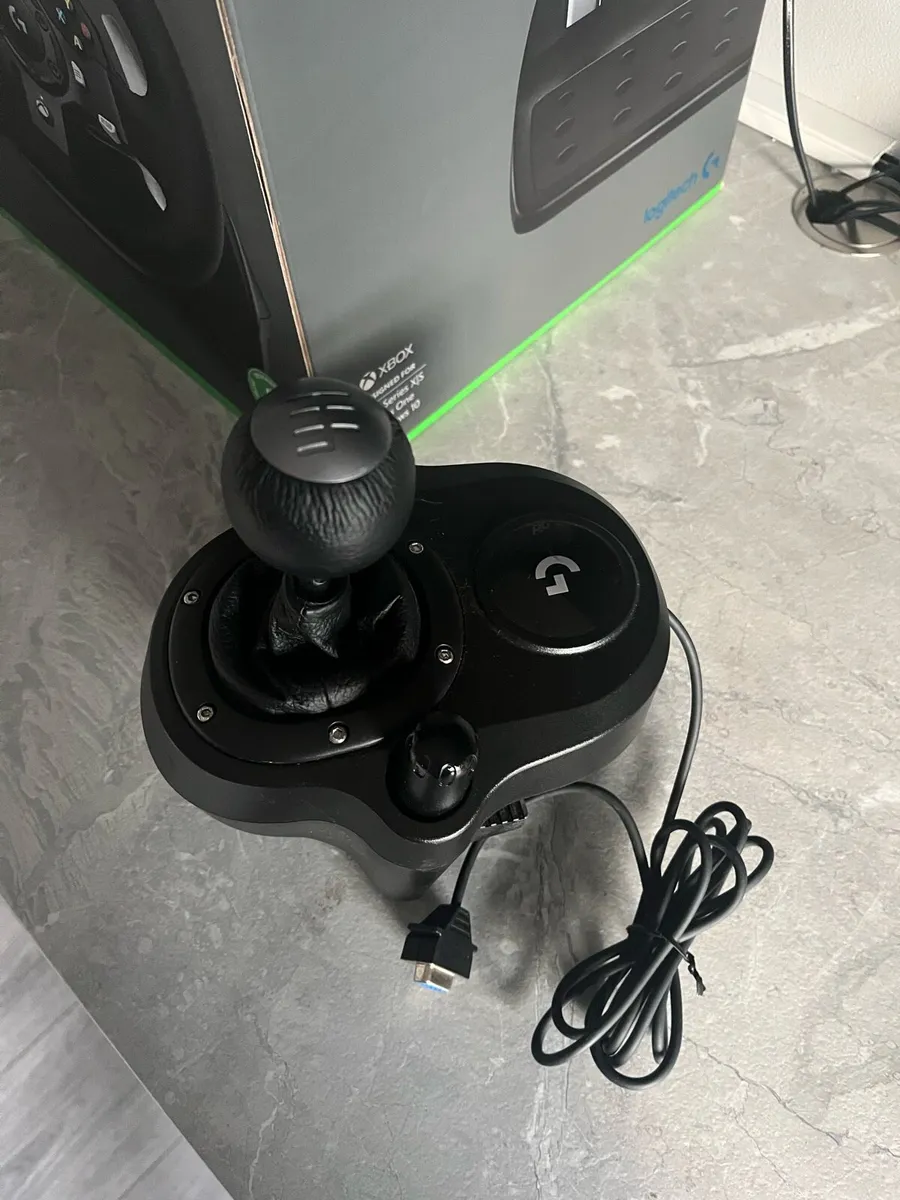 Logitech G920 Racing Wheel, Pedals & Shifter - Image 2