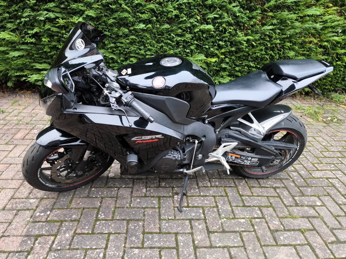 Honda CBR1000rr Fireblade 2018 - Image 1