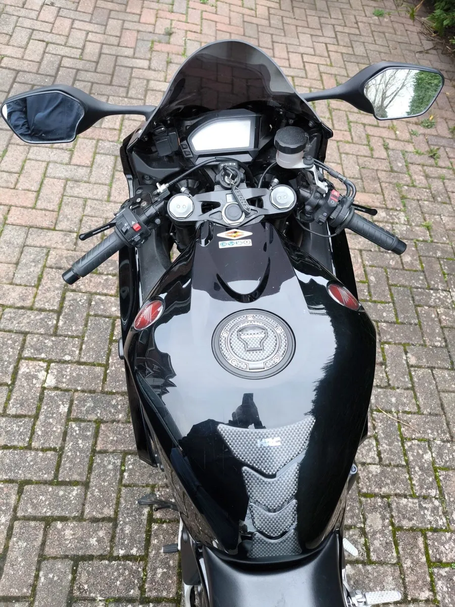 Honda CBR1000rr Fireblade 2018 - Image 3