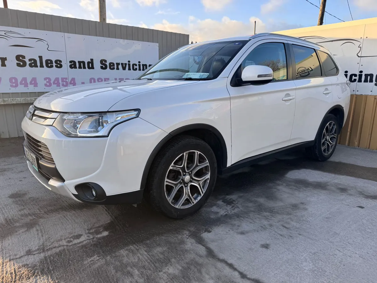 142 Mitsubishi Outlander 2.2D 4WD 7-Seater Intense - Image 1