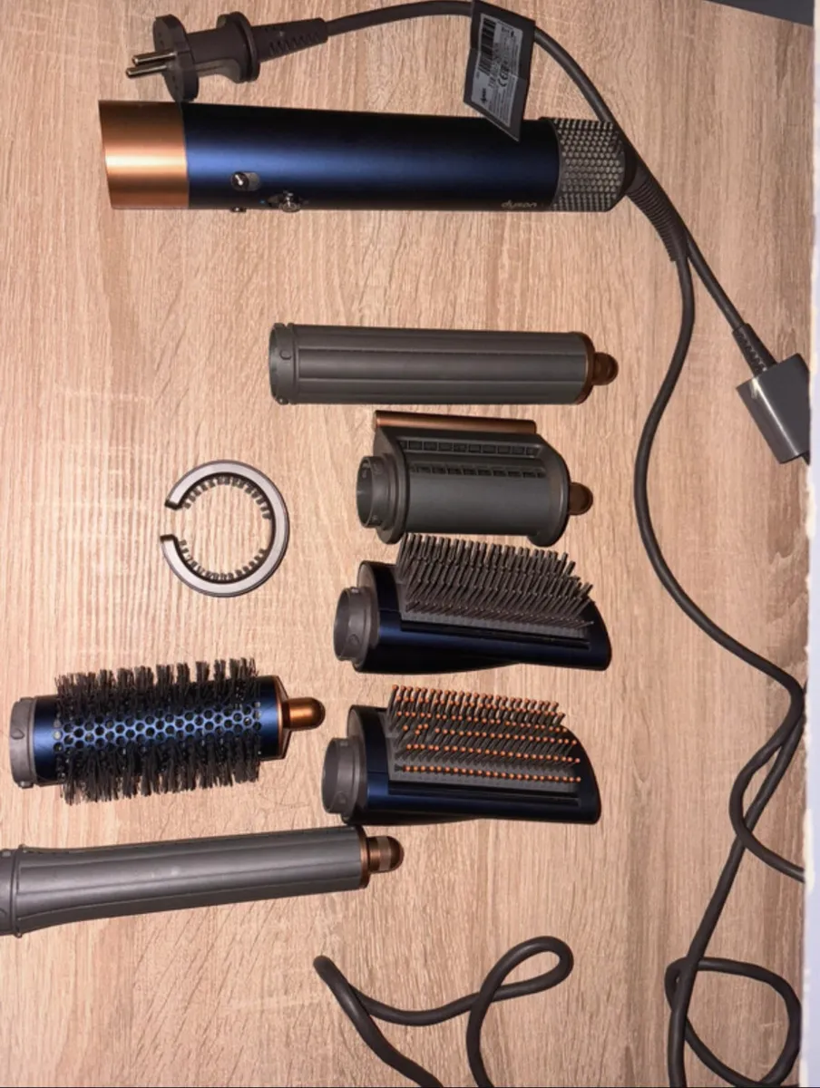 Dyson Airwrap multi styler - Image 1