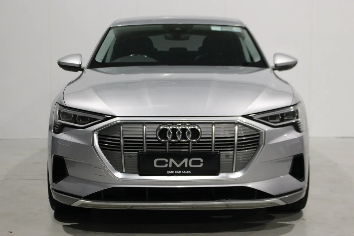 Audi e-tron 55 Quattro 2020 - Image 2