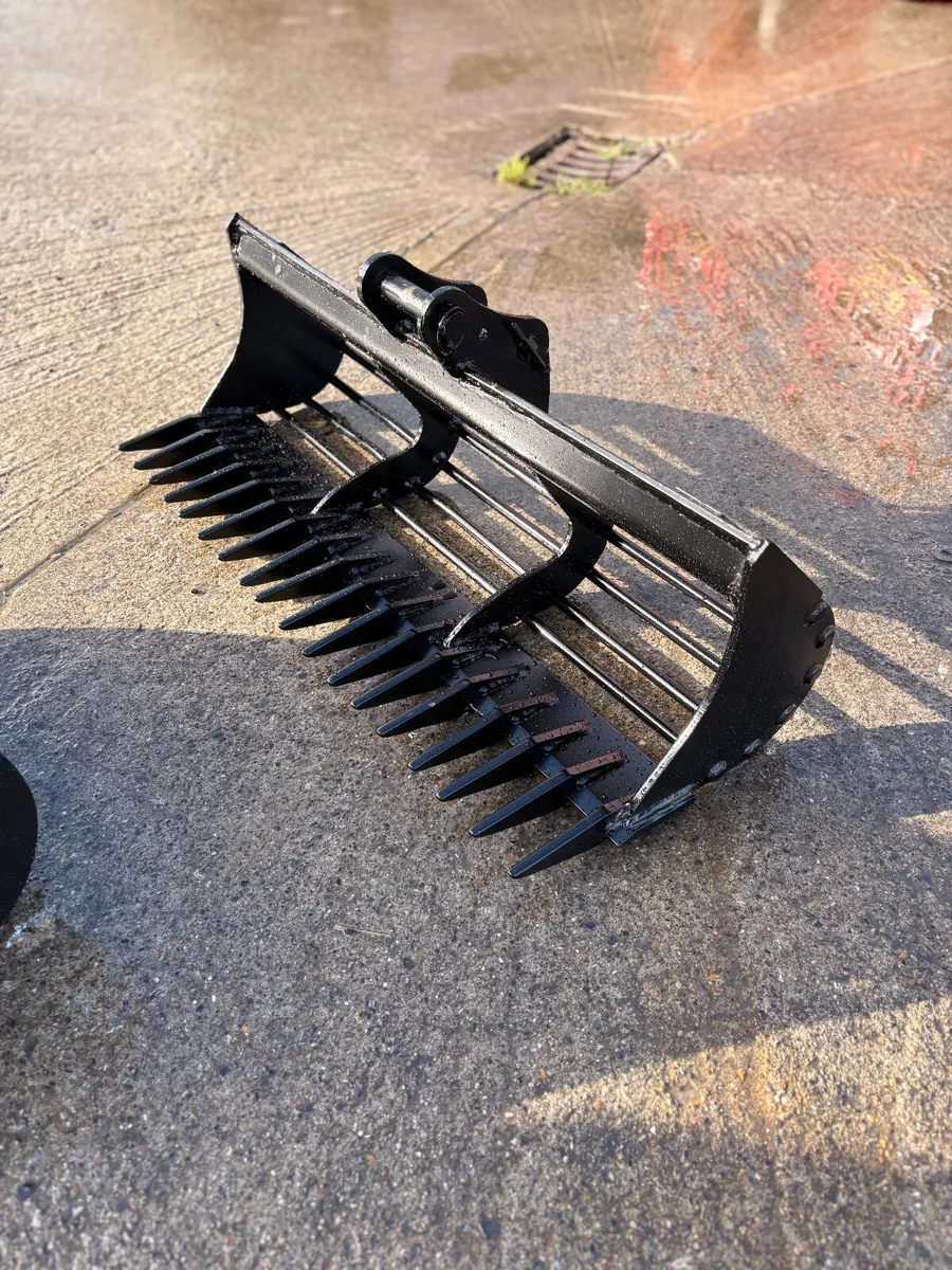 CAT Mini Digger 301.7 - Image 3