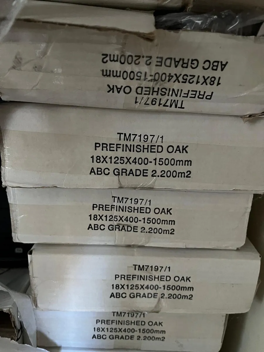 Oak solid wood floor - Image 1