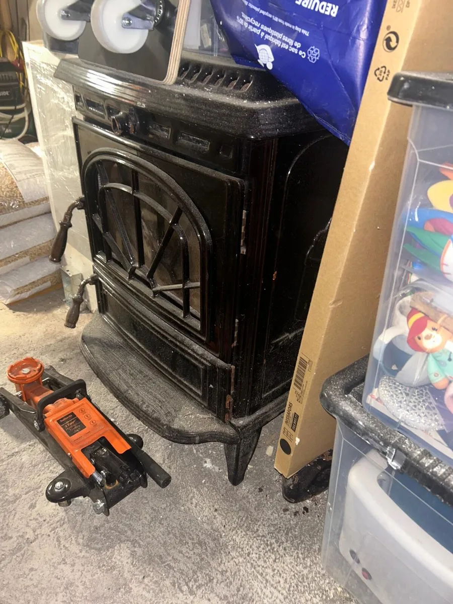 Solid fuel back boiler stove - Image 1