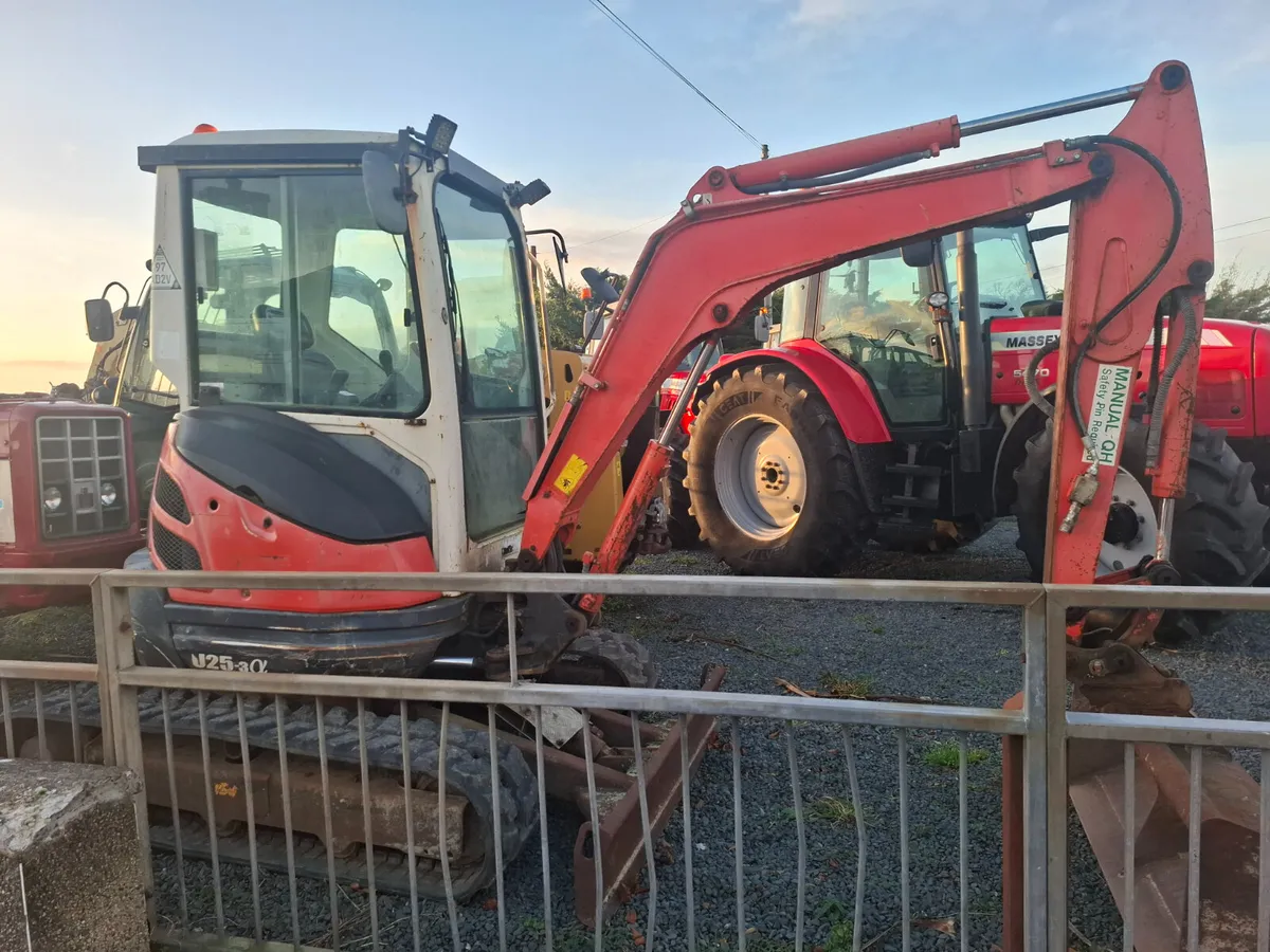 Kubota U25 - Image 1