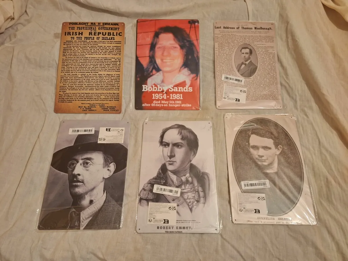 Selection of Irish historical wall plaques - Image 1