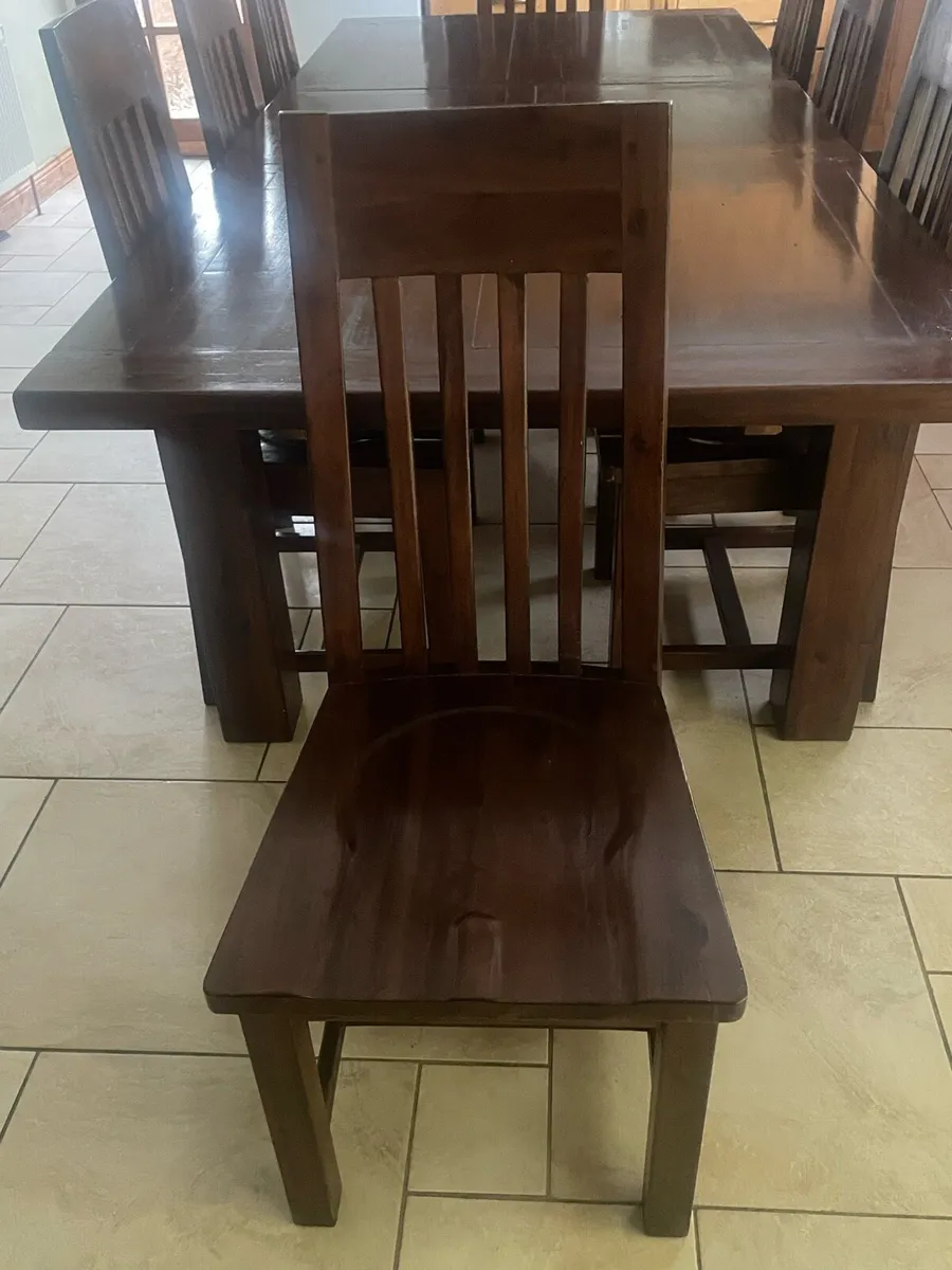 Kitchen table and chairs - Image 2