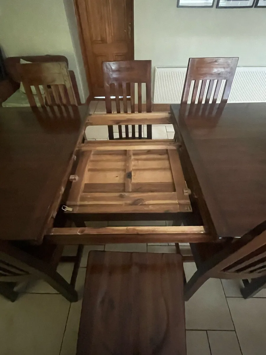 Kitchen table and chairs - Image 4
