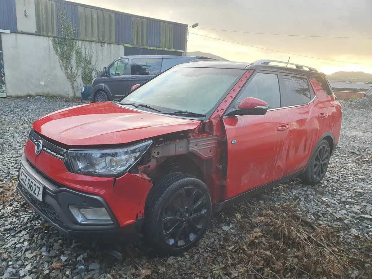 Ssangyong Tivoli 2017 diesal - Image 2