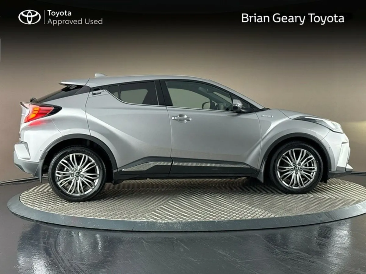 Toyota C-HR HYBRID SOL - Image 3