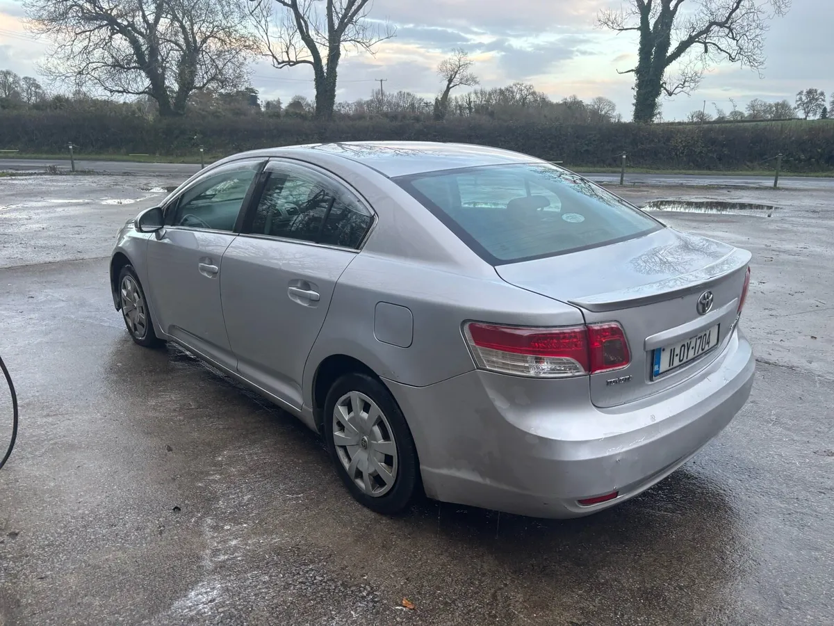 2011 Toyota Avensis 2.0 trade sale - Image 4