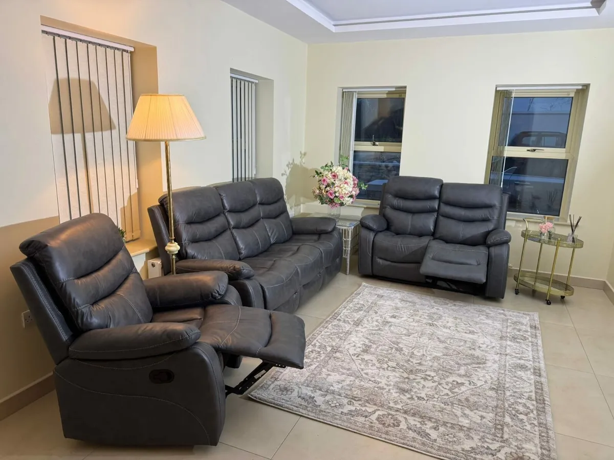 3 2 Porter sofa - Image 1