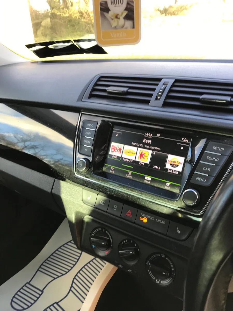 Skoda Fabia 2016 - Image 2