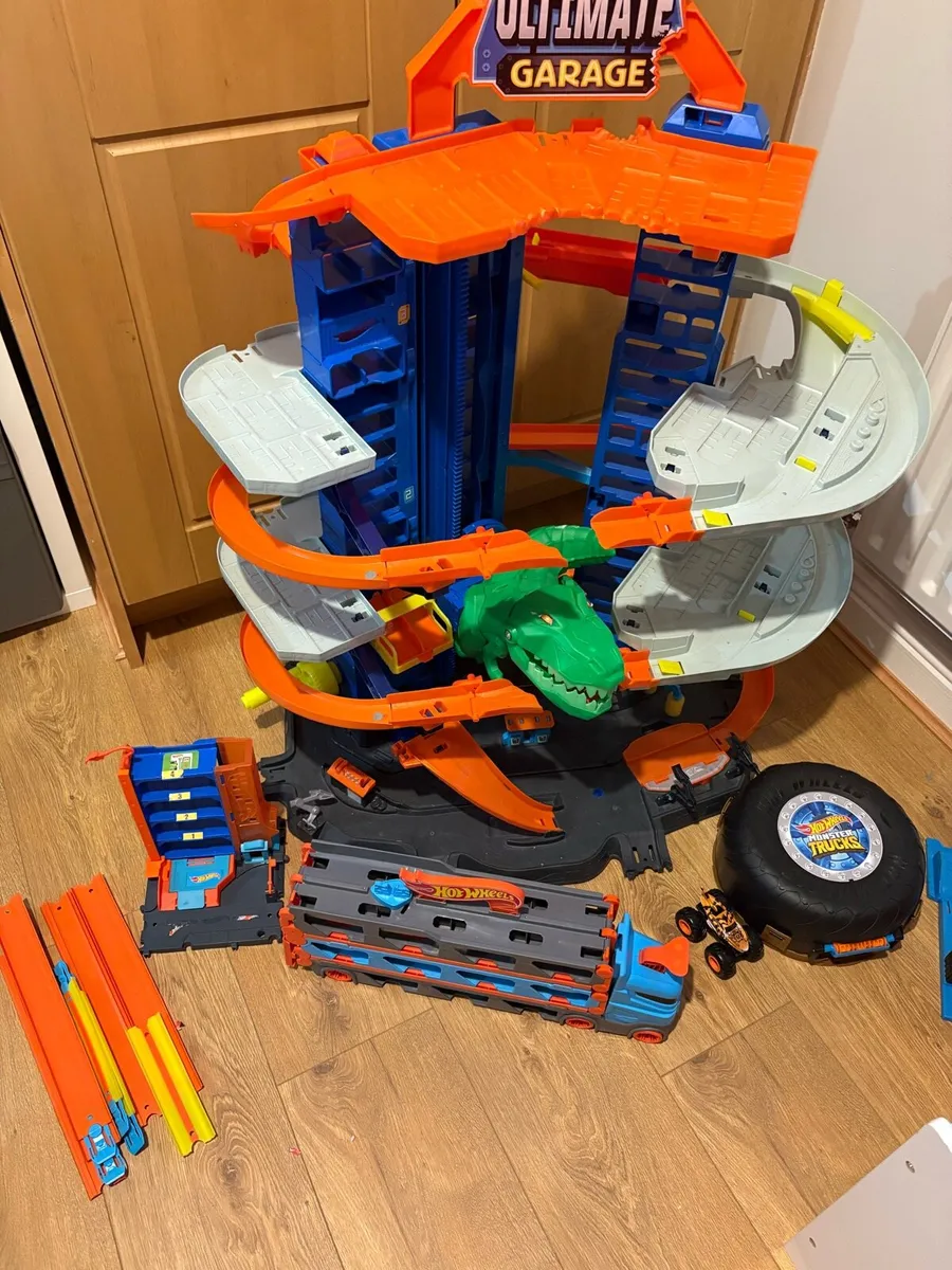 Hot Wheels Bundle - Image 1