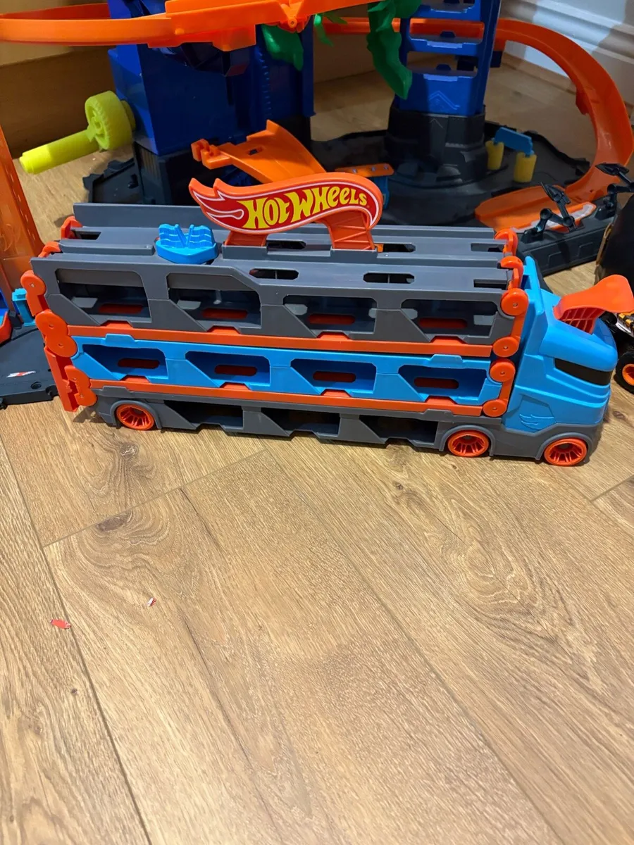 Hot Wheels Bundle - Image 2