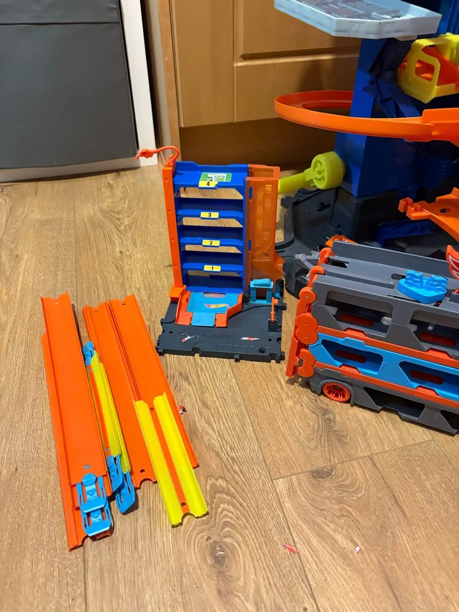 Hot Wheels Bundle - Image 3