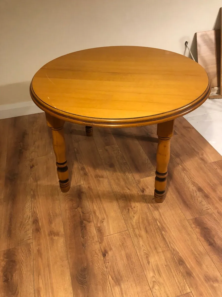 Kitchen table - Image 1