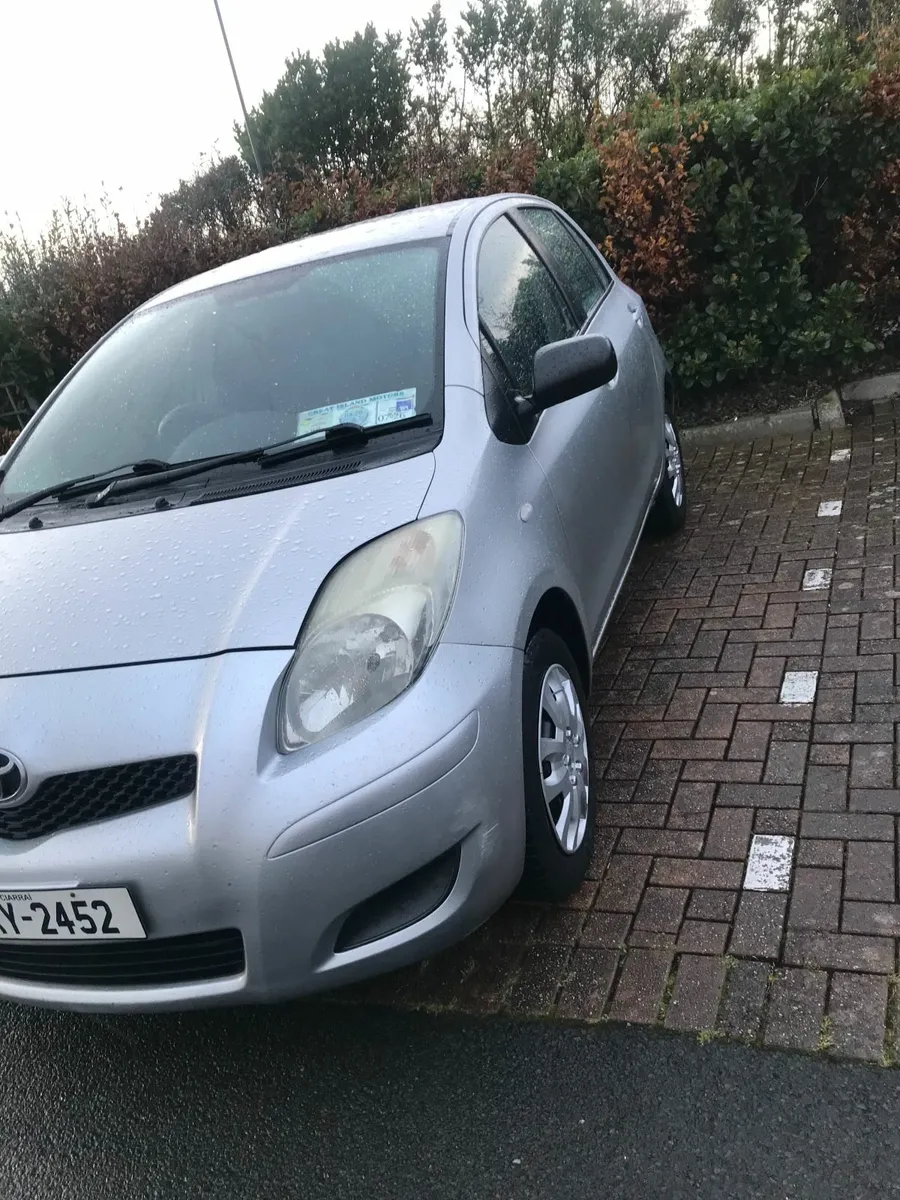 Toyota Yaris 2010 - Image 4