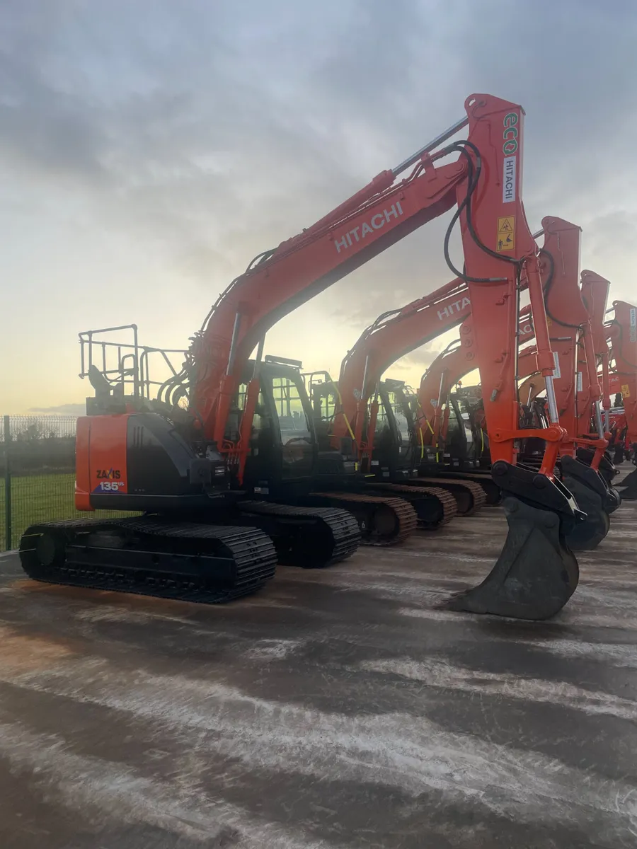 HITACHI ZX135-6 - Image 2