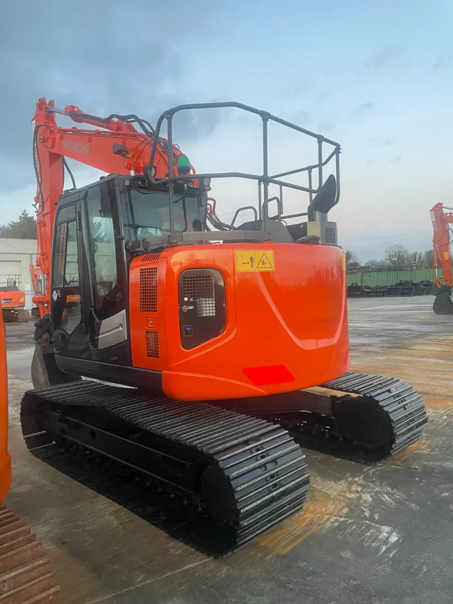 HITACHI ZX135-6 - Image 4