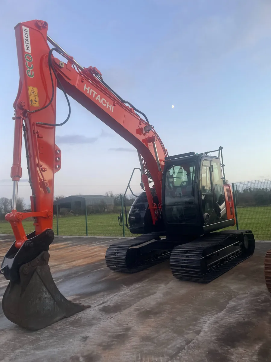 HITACHI ZX135-6 - Image 1