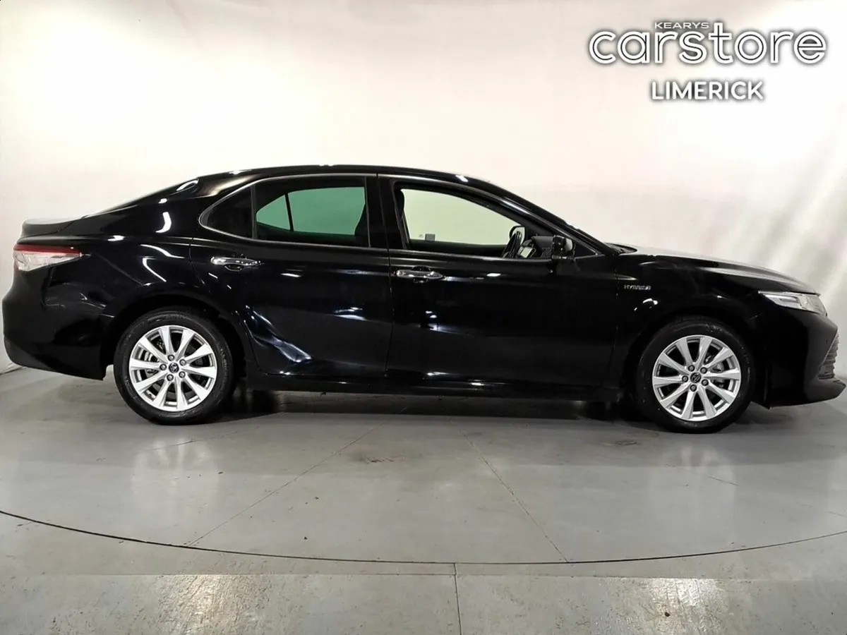 Toyota Camry 2.5 HYBRID AUTO - Image 2
