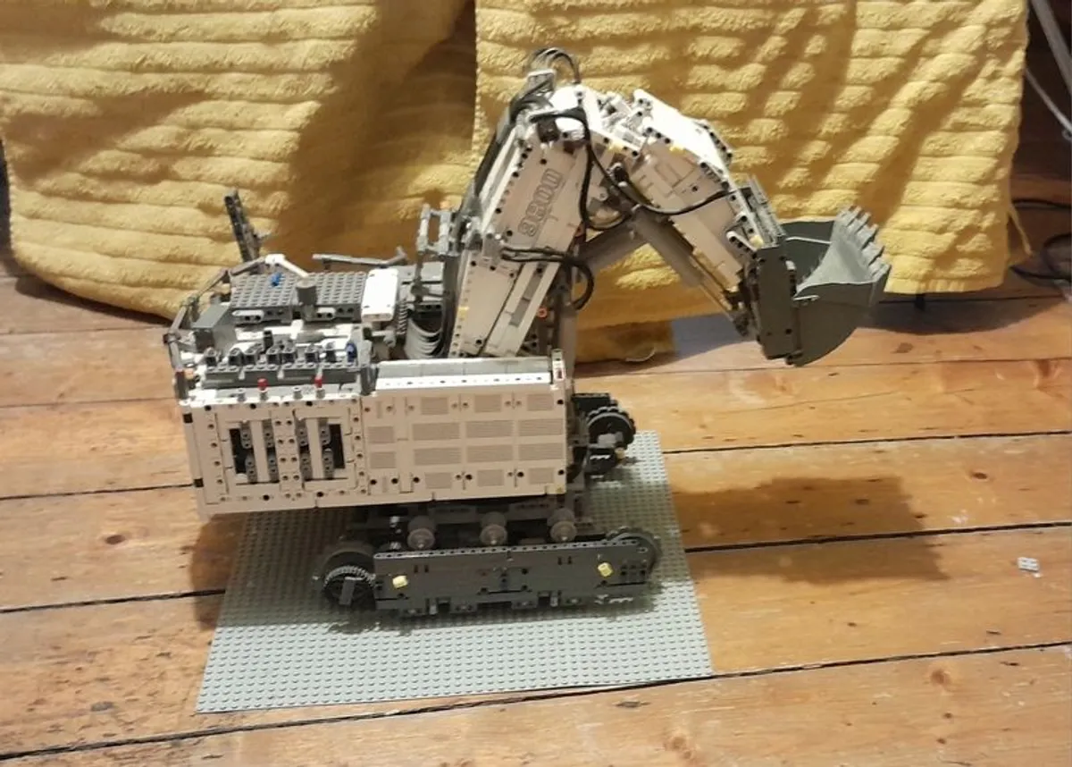 Lego Technic Liebherr - Image 2