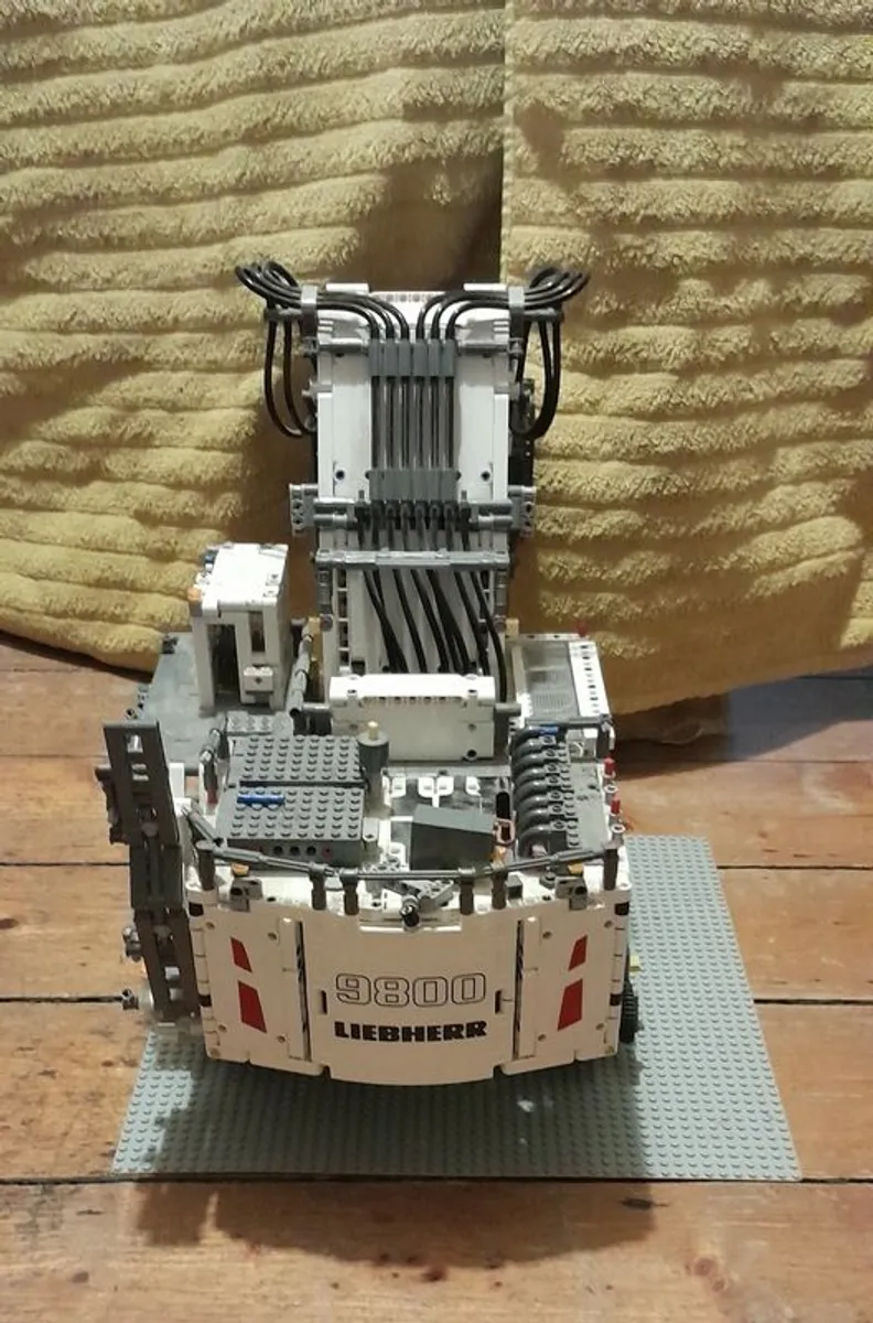 Lego Technic Liebherr - Image 3