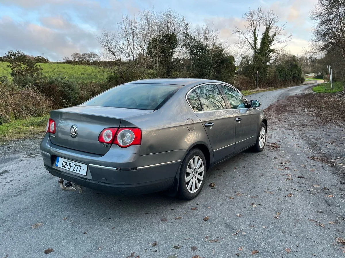 Volkswagen Passat - Image 2