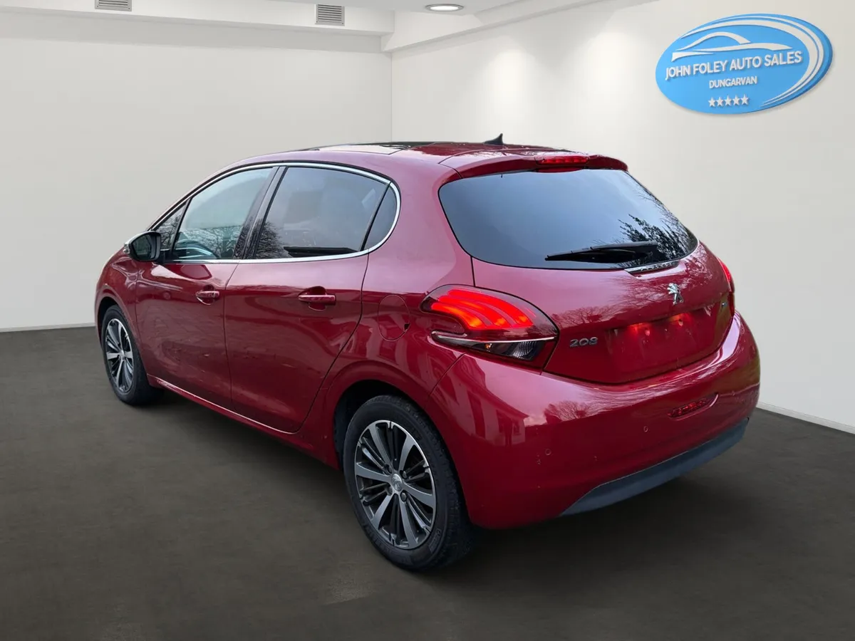 2017-Peugot -208-1.2 Automatic - Image 2