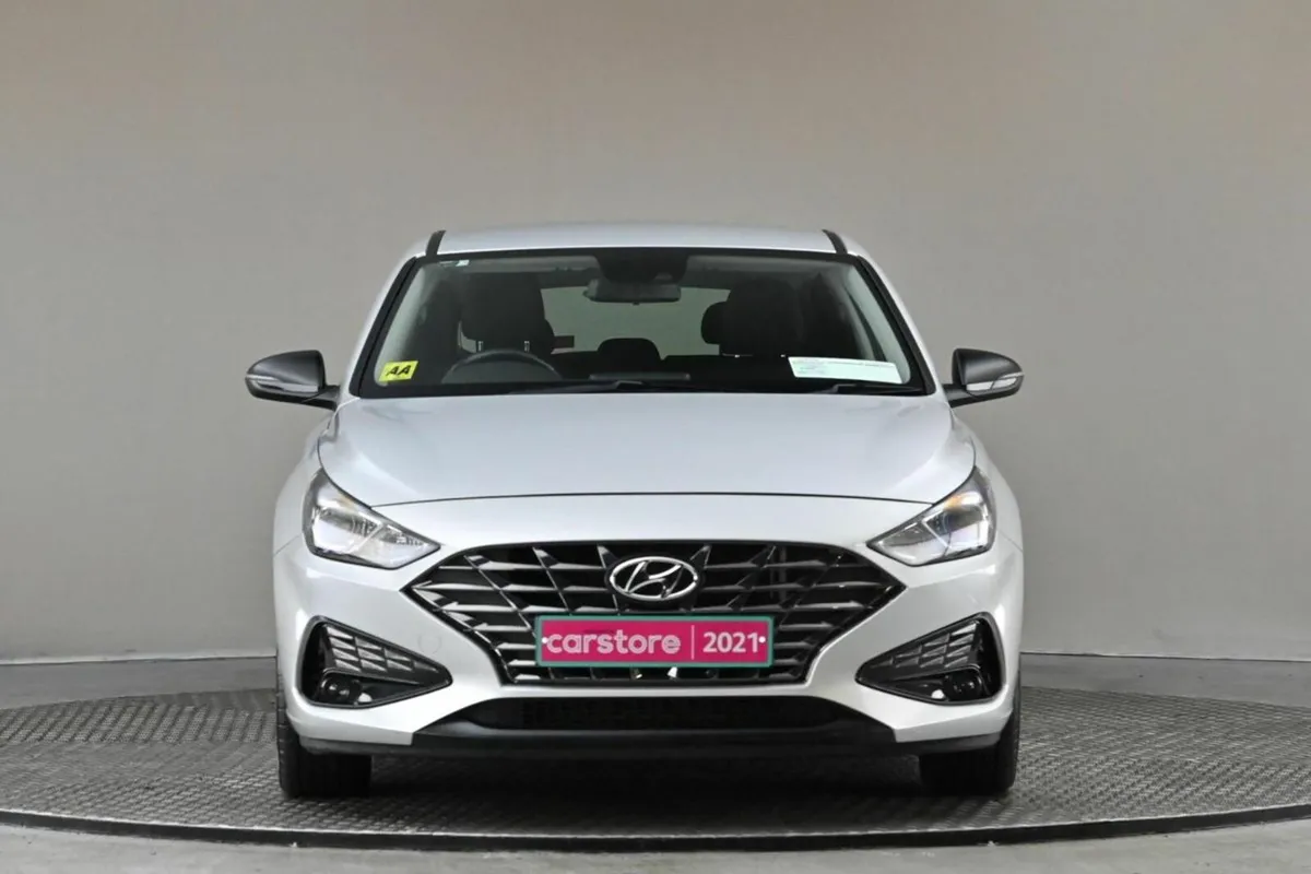 Hyundai i30 1.6 D 6SPD DELUXE - Image 2