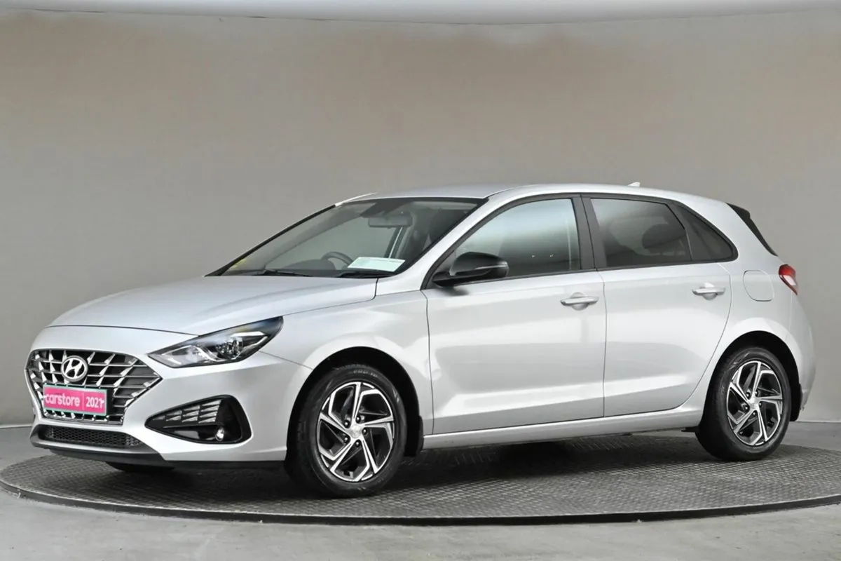 Hyundai i30 1.6 D 6SPD DELUXE - Image 4