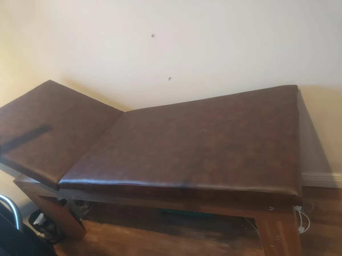 Beauty therapy/ Physio Bench - Image 1