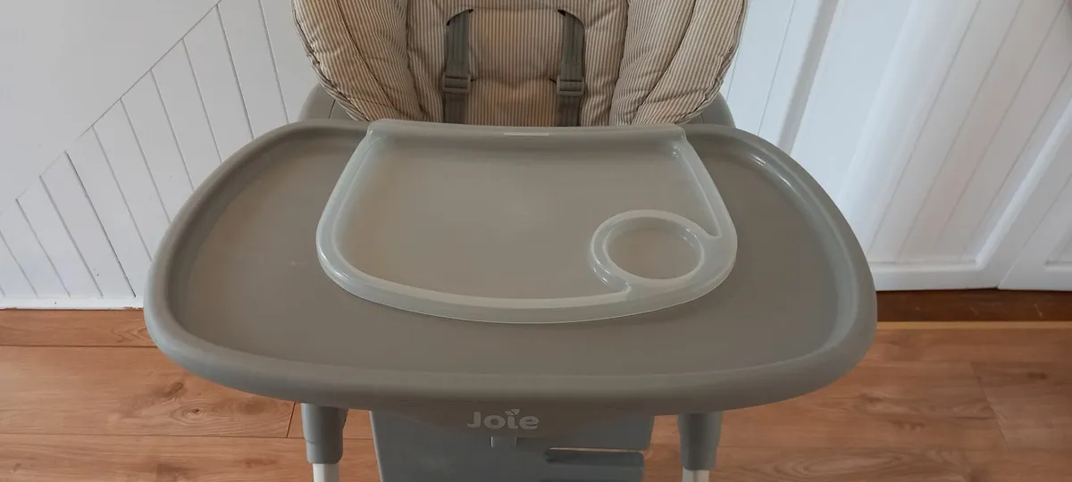 JOIE High chair - Image 4
