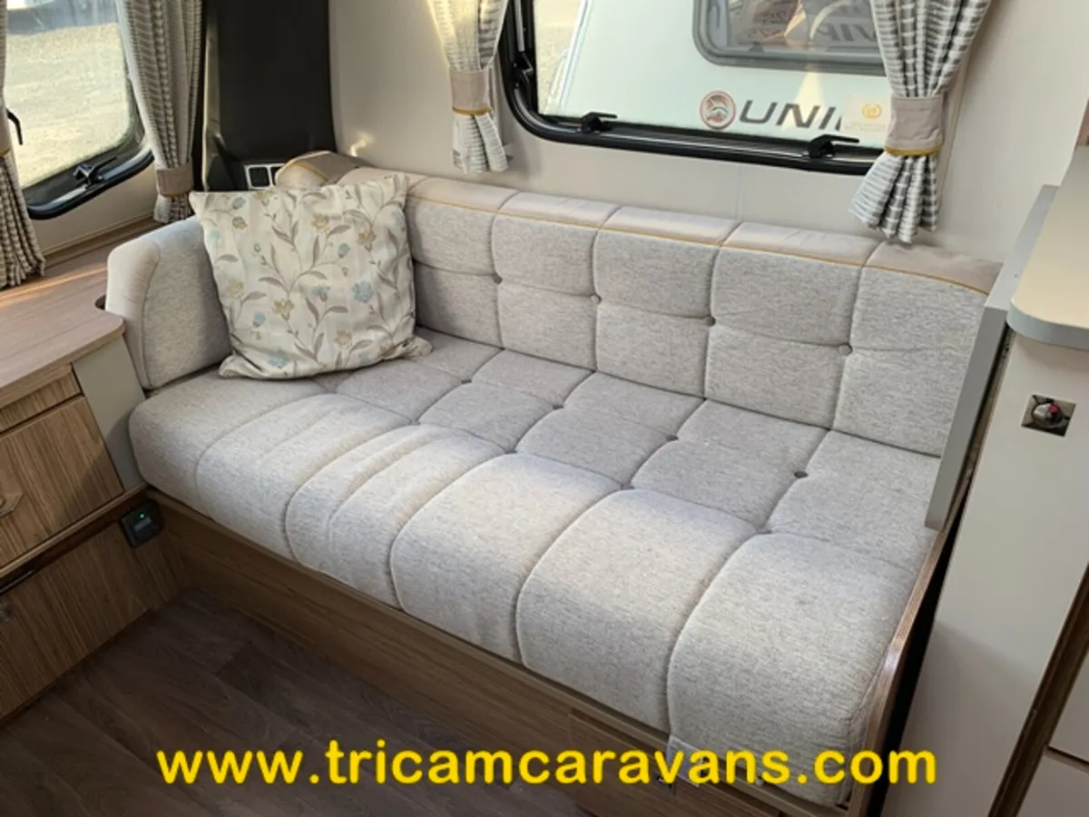 2018 Coachman VIP 575/4 Transverse Bed - Image 4