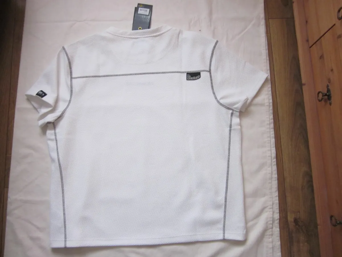 New Dr Martens Air Wair White Tee Shirt XXL - Image 2