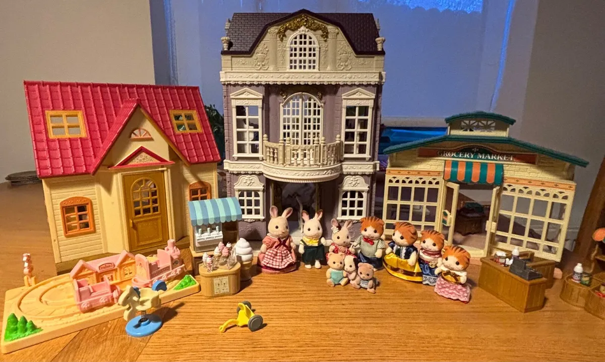 Sylvanian Family toy sets - Image 1
