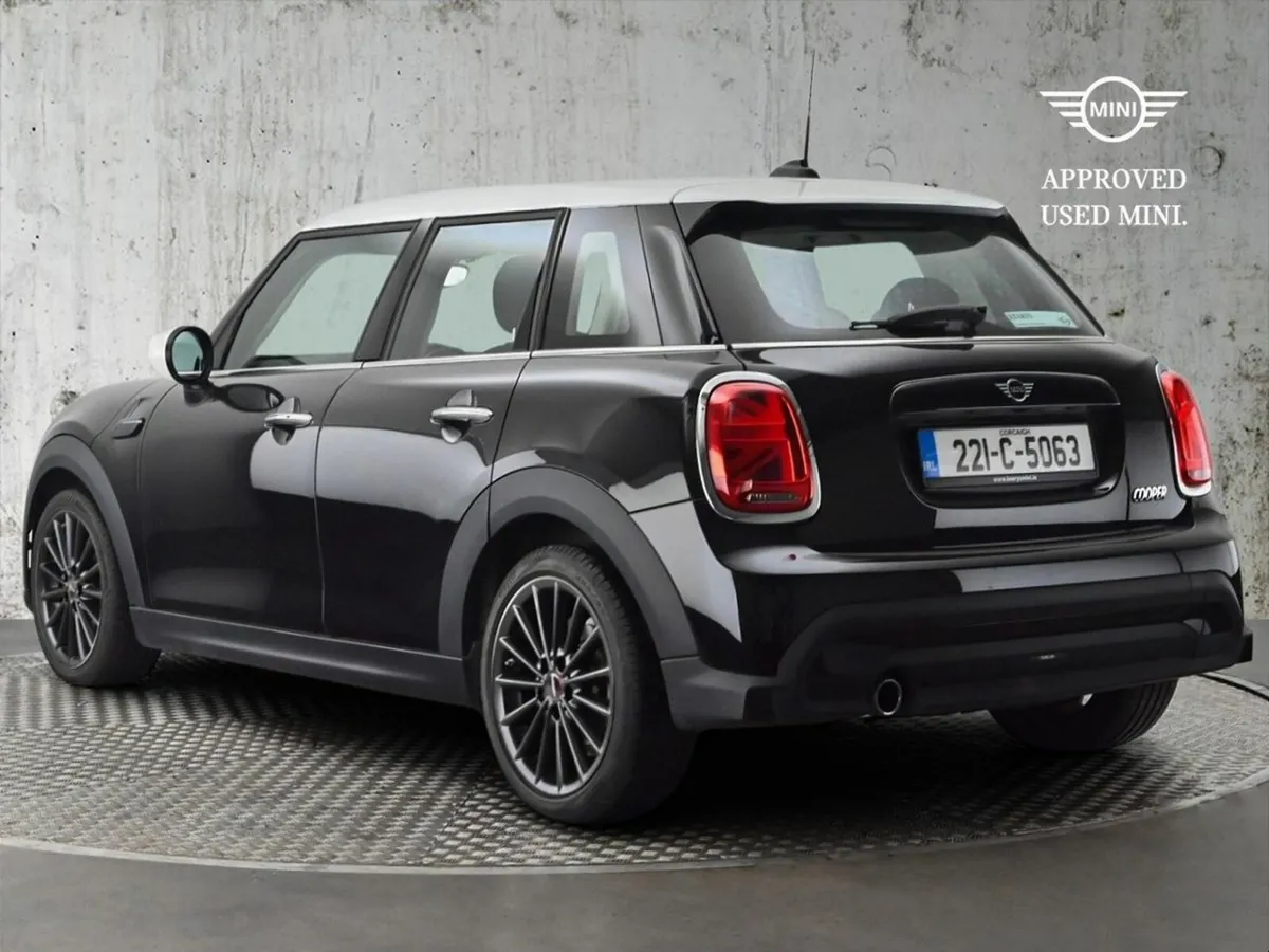 Mini Cooper 5-Door Cooper Classic - Image 3