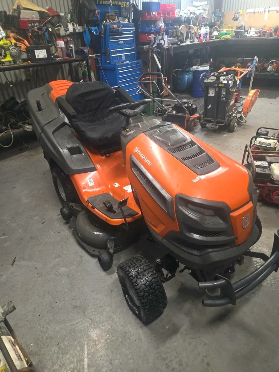 Ride on mowers - Image 2