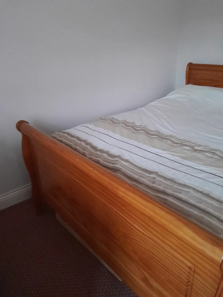 Double bed 4ft 5in - Image 2