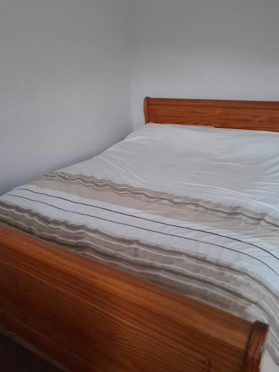 Double bed 4ft 5in - Image 3