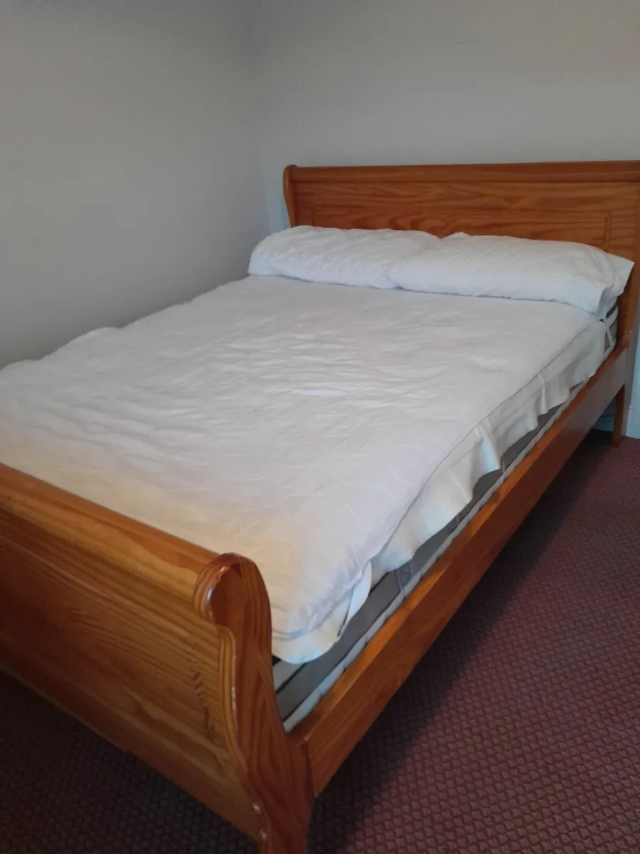 Double bed 4ft 5in - Image 4