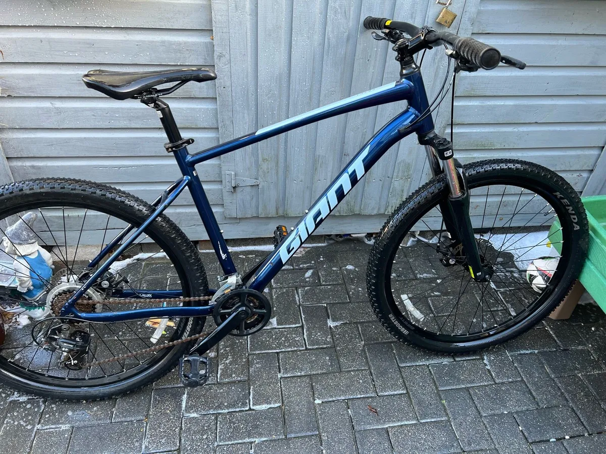 Giant Talon mountain bike - Image 1