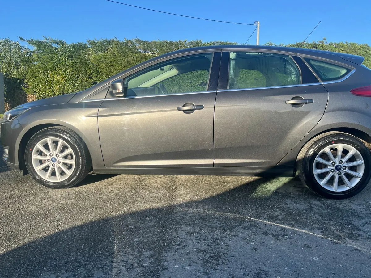 Ford Focus 2017 - Image 2