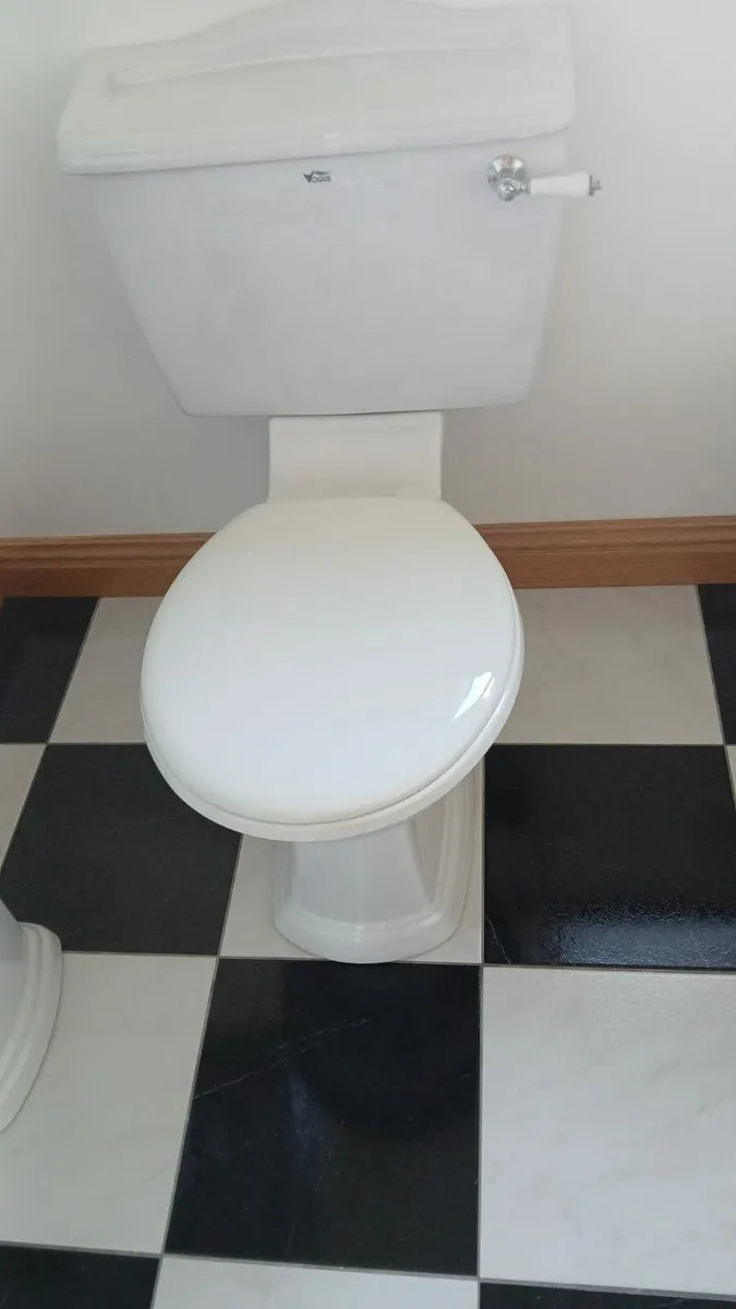 Toilet - Image 2